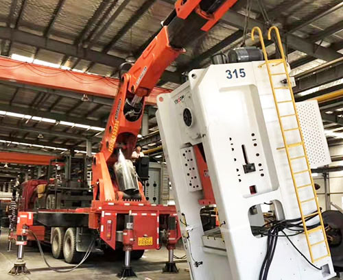 新安附近随车吊出租，轻松解决运输难题