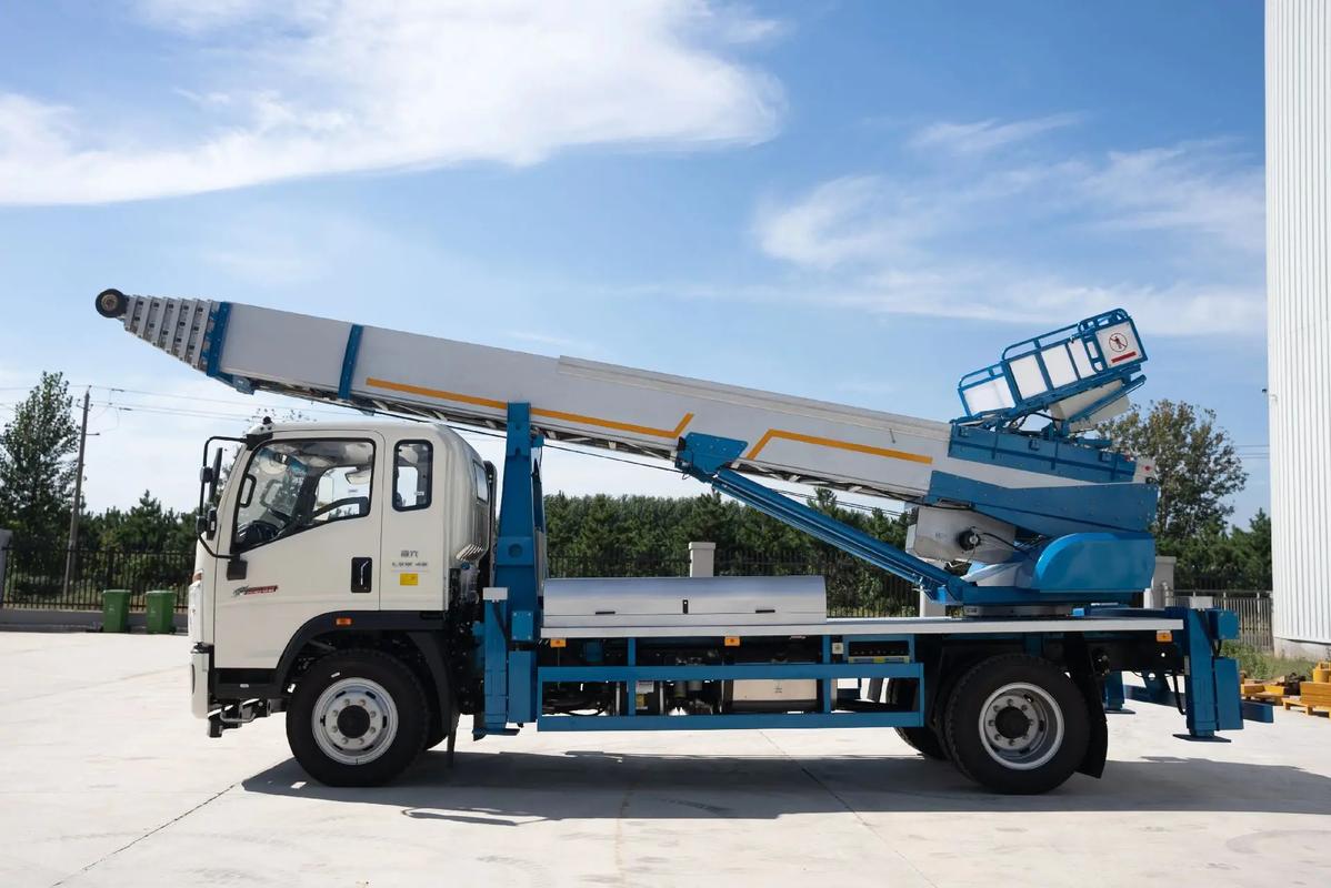 新安云梯上料车租赁费用